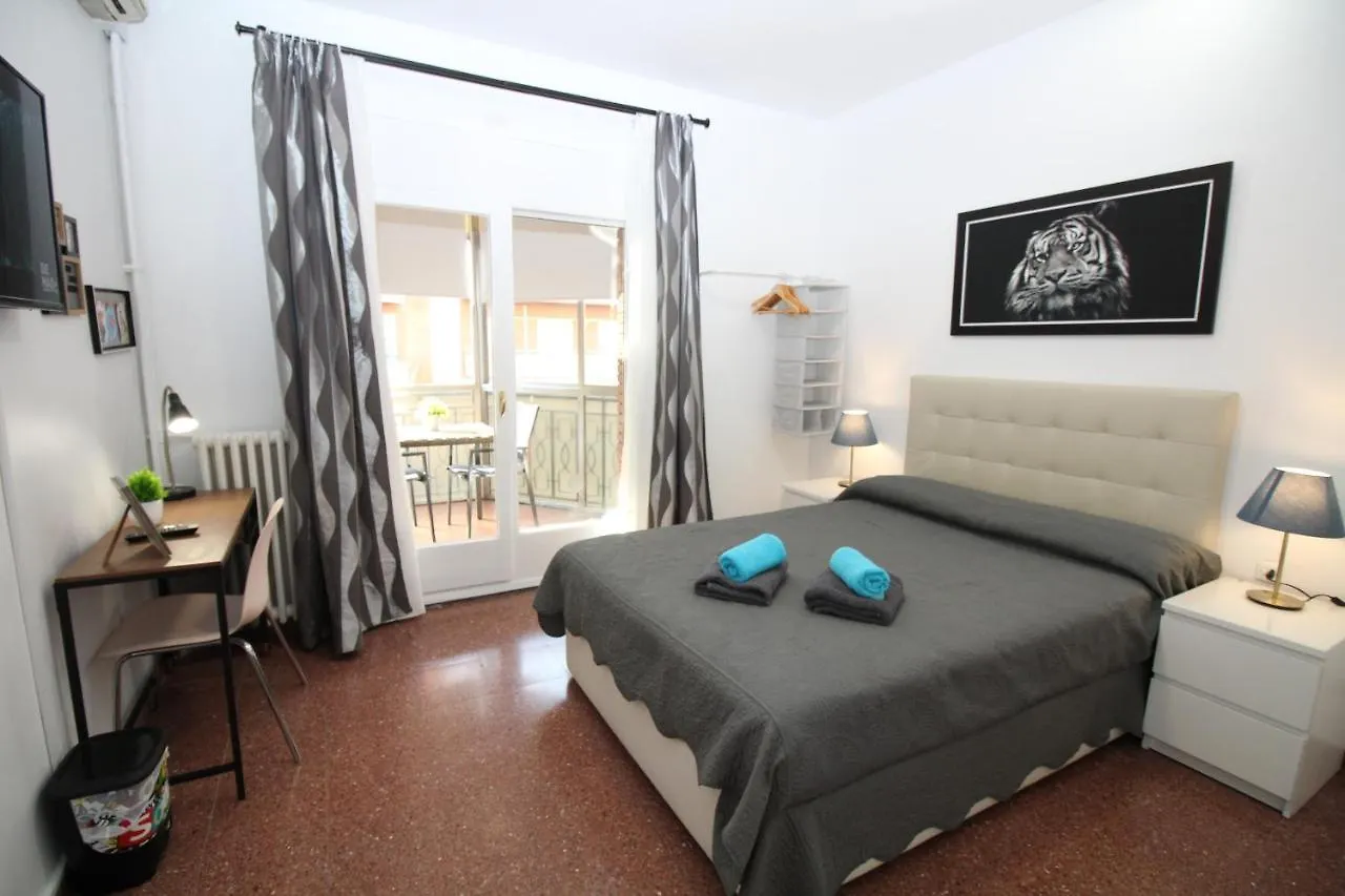 Bed and breakfast Rooms Viladomat Barcelona España