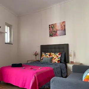  Hostal By La Rambla Rooms